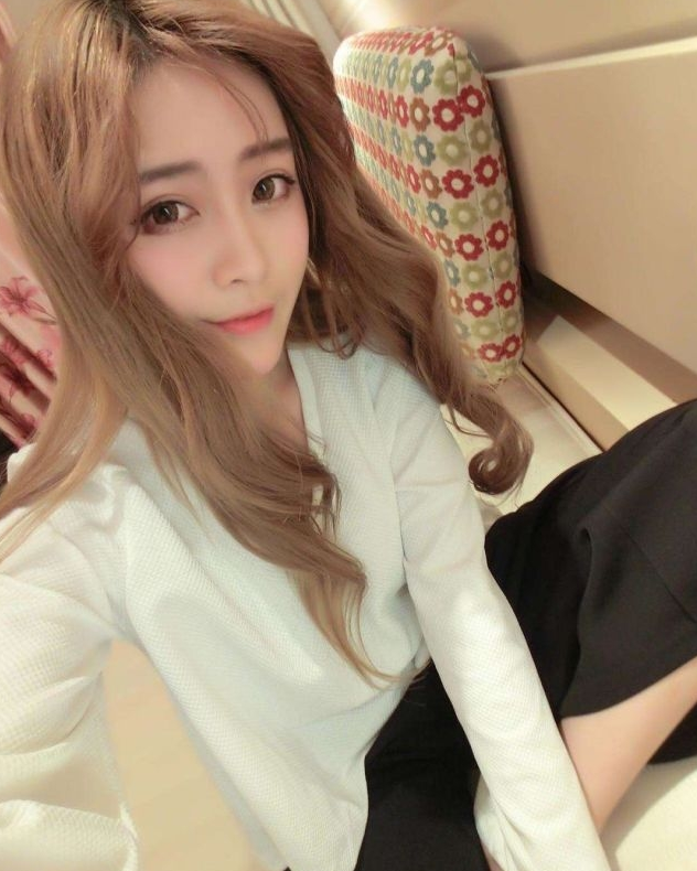 新鲜下海的兼职，靠谱粉嫩多汁BB紧